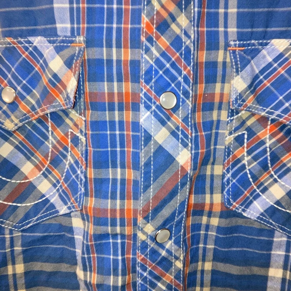 True religion medium snap front shirt sleeve shirt